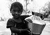 Dziewczynka z dzbanem na wodę, Tamil Nadu